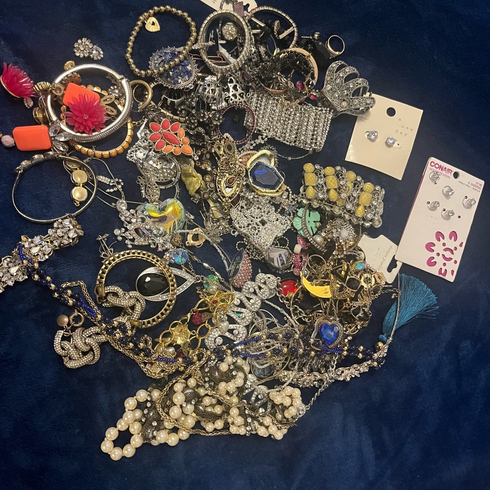 All Signed Fashion Costume Tangled Wear Craft Scrap DYI Jewelry LOT 3.7 Poun…